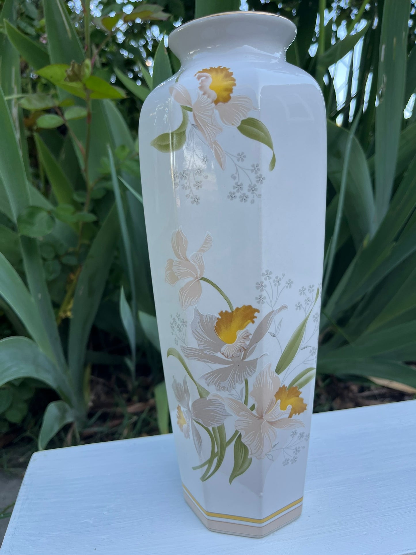 Vintage Iris Flower Decorative Vase