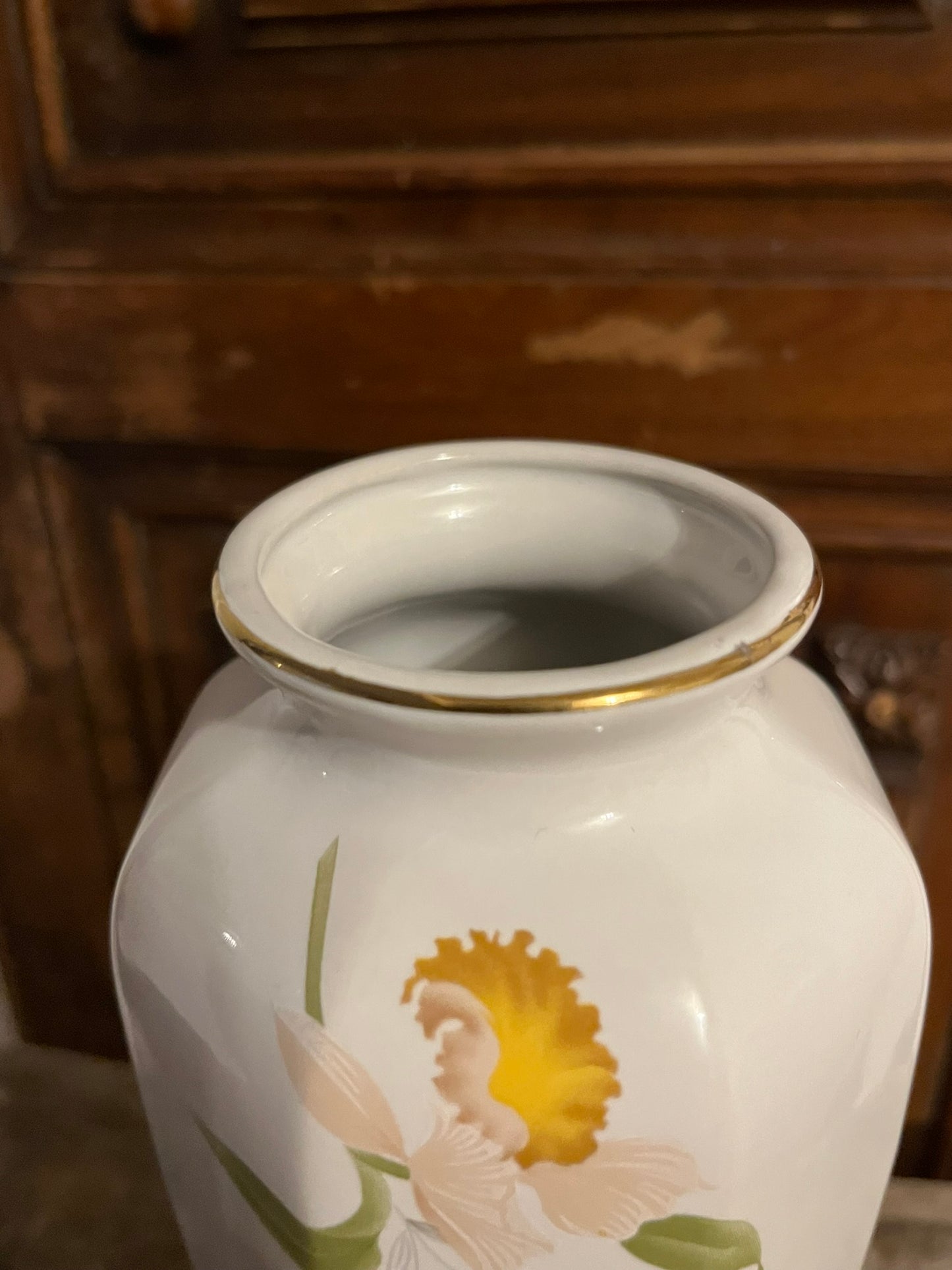 Vintage Iris Flower Decorative Vase