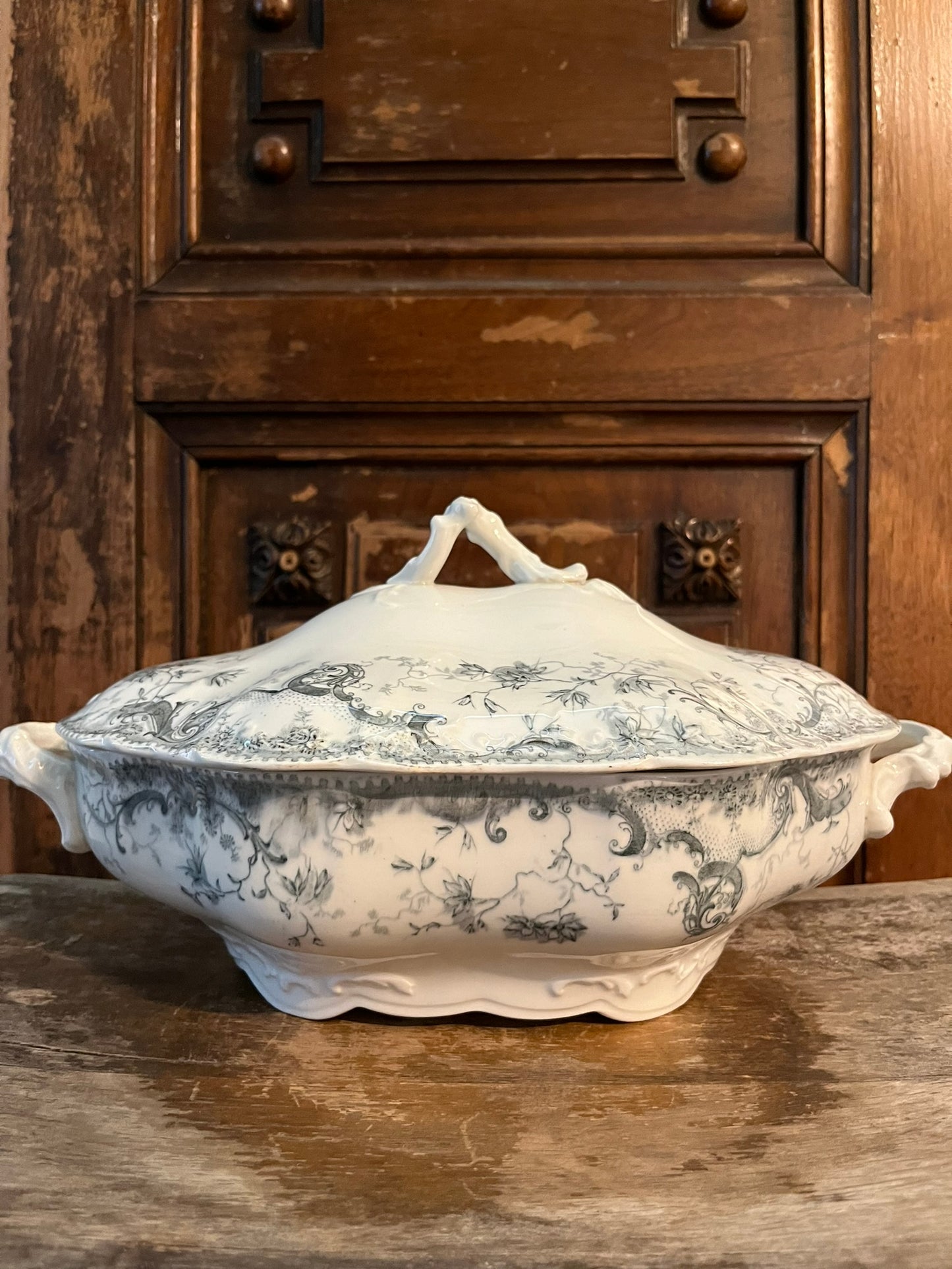 Decorative Vintage Semi Porcelain Turren Made in England