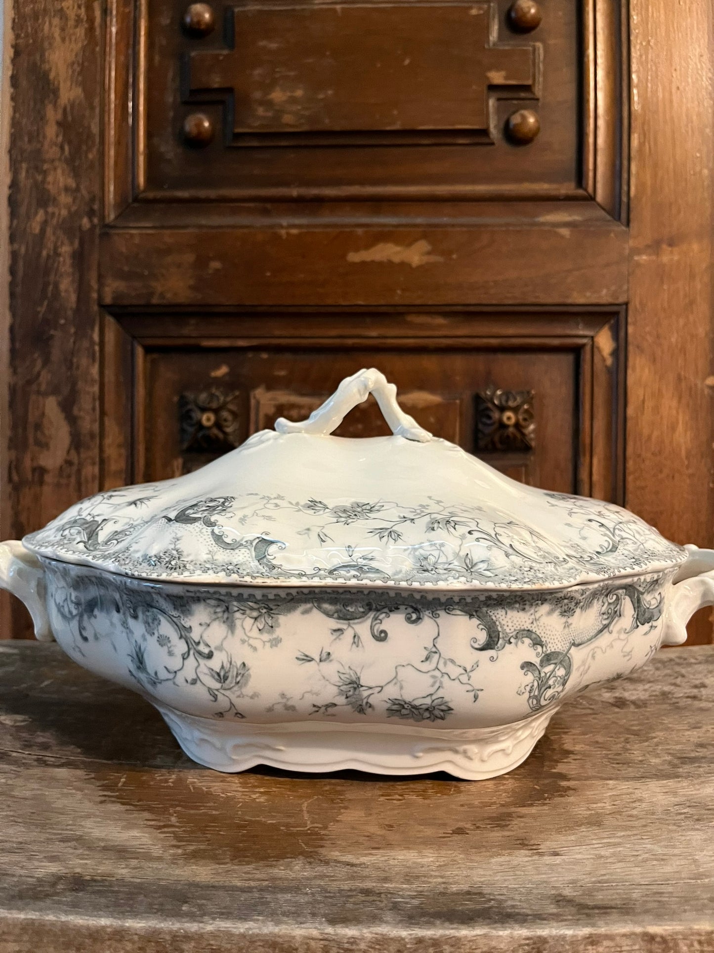 Decorative Vintage Semi Porcelain Turren Made in England