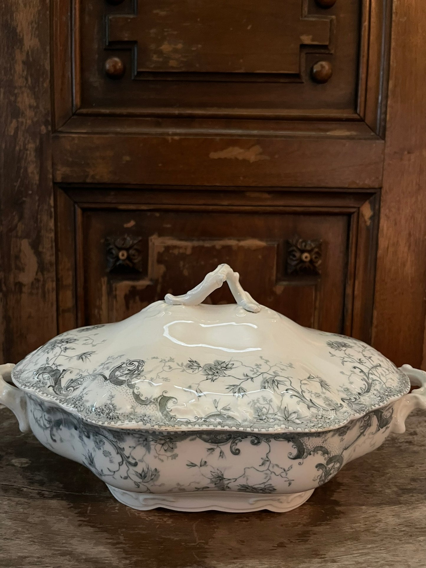 Decorative Vintage Semi Porcelain Turren Made in England